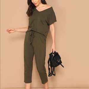 Solid tee and pants lounge set.